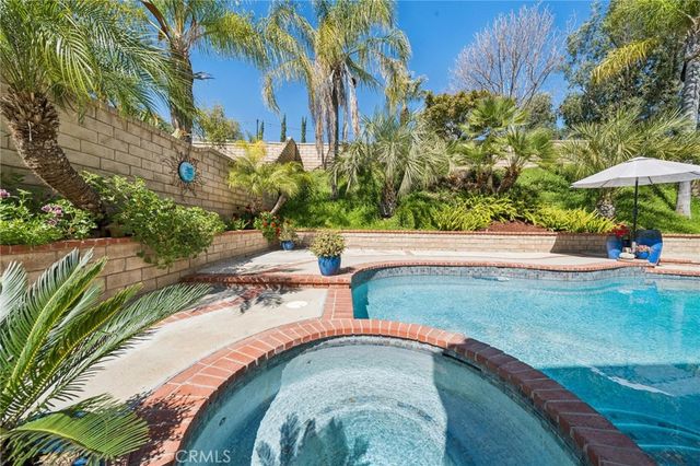 21979 Jeffers Lane, Saugus, CA 91350