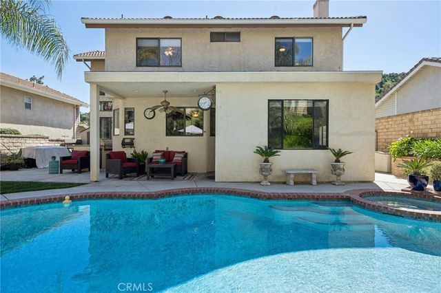 21979 Jeffers Lane, Saugus, CA 91350