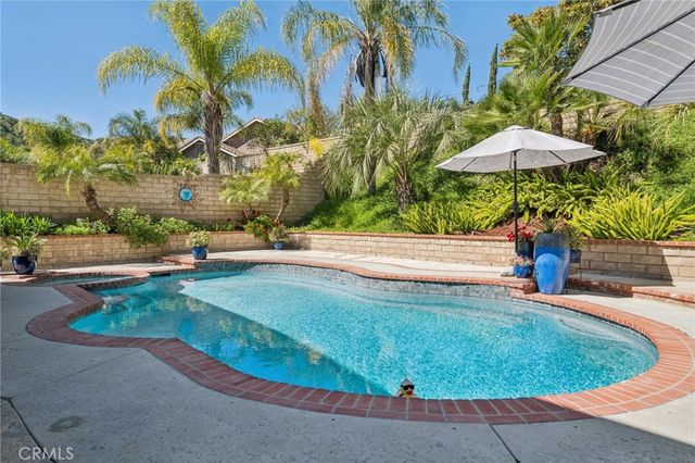 21979 Jeffers Lane, Saugus, CA 91350