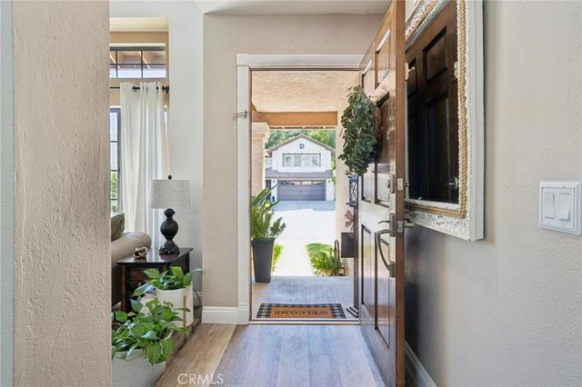 21979 Jeffers Lane, Saugus, CA 91350