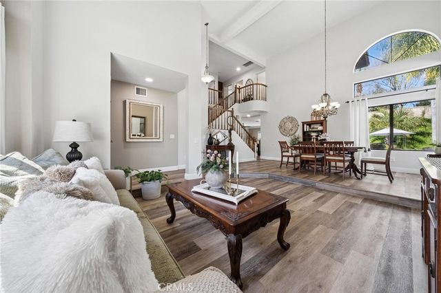 21979 Jeffers Lane, Saugus, CA 91350