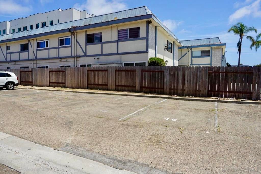 Image 5 of property listing at 465 4th Ave 16, Chula Vista, CA 91910