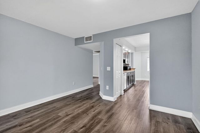 1600 SW 127th Way 305 C, Pembroke Pines, FL 33027