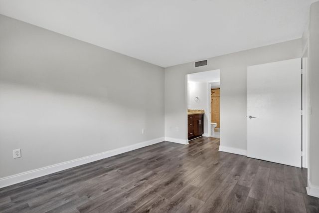 1600 SW 127th Way 305 C, Pembroke Pines, FL 33027