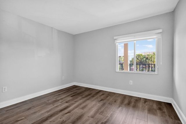 1600 SW 127th Way 305 C, Pembroke Pines, FL 33027