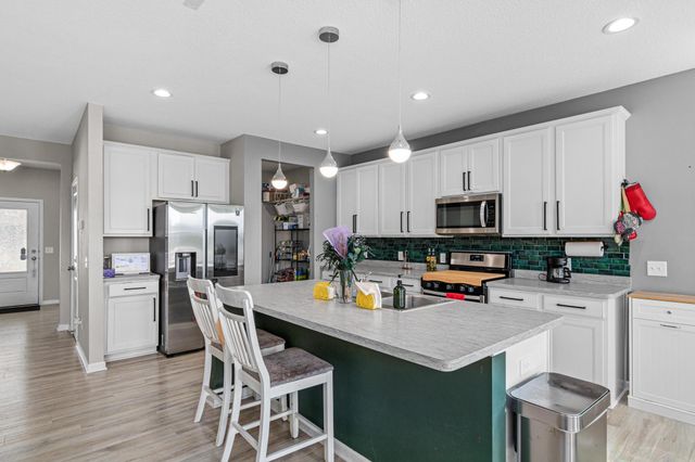 9774 Ambrose Road, Woodbury, MN 55129
