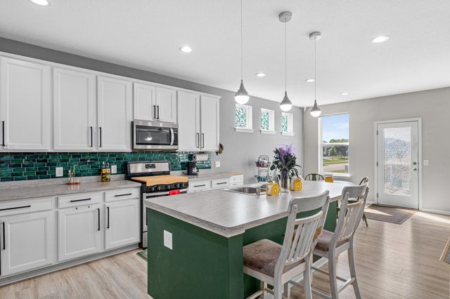 9774 Ambrose Road, Woodbury, MN 55129
