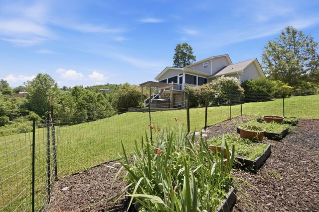 67 Whispering Pines Drive, Trenton, GA 30752