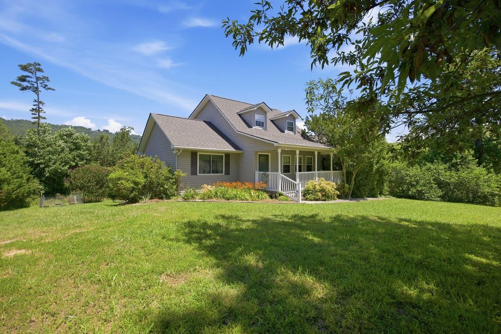 67 Whispering Pines Drive, Trenton, GA 30752