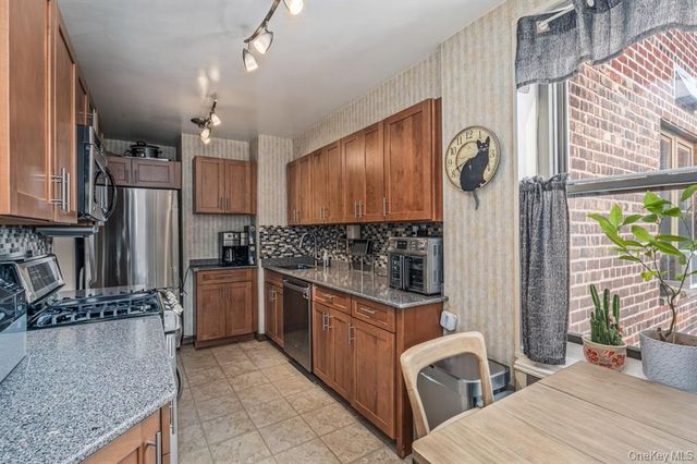1855 Corporal Kennedy St Apt 6H, New York City, NY 11360
