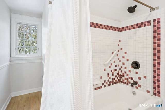 1091 Round Hill Road, Fairfield, CT 06824