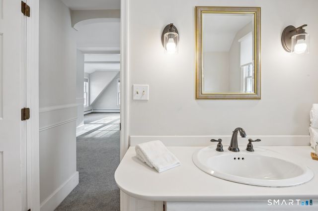 1091 Round Hill Road, Fairfield, CT 06824