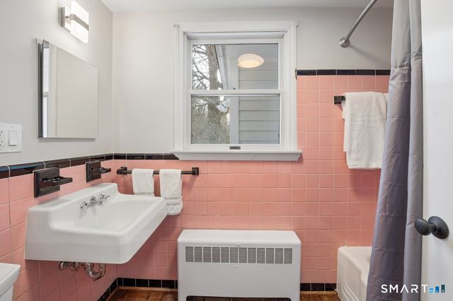 1091 Round Hill Road, Fairfield, CT 06824