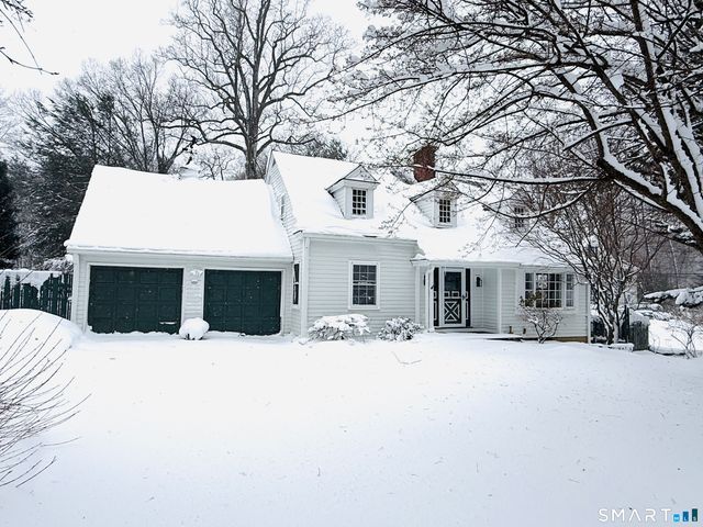 1091 Round Hill Road, Fairfield, CT 06824