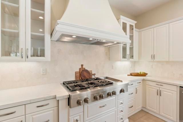 7062 Crystalline DR, Carlsbad, CA 92011