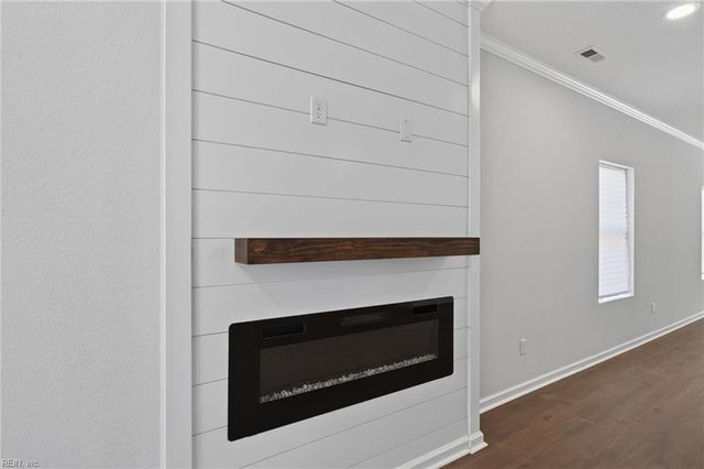 122 N Division ST, Suffolk, VA 23434