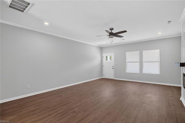 122 N Division ST, Suffolk, VA 23434