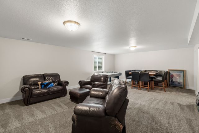 7260 NW 19th Street, Ankeny, IA 50023