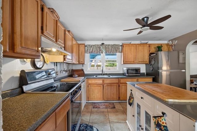 52 Boyle Rd, Brockton, MA 02302