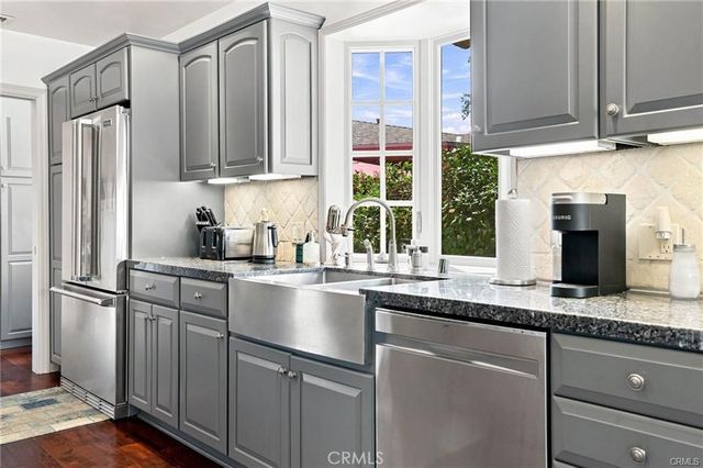 1221 N Lima Street, Burbank, CA 91505