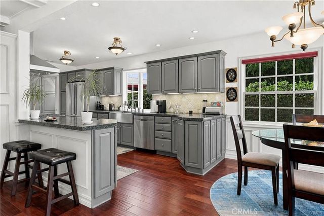 1221 N Lima Street, Burbank, CA 91505
