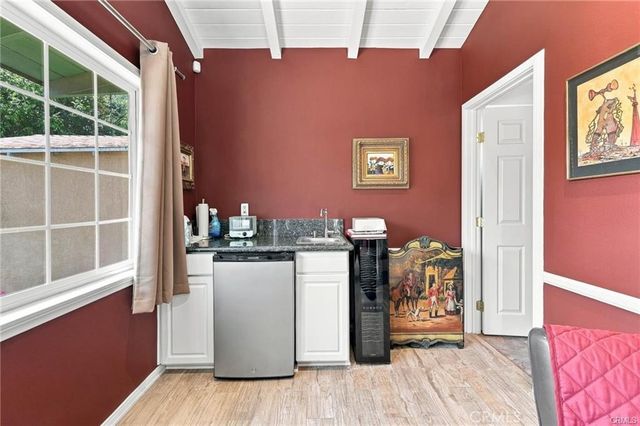1221 N Lima Street, Burbank, CA 91505