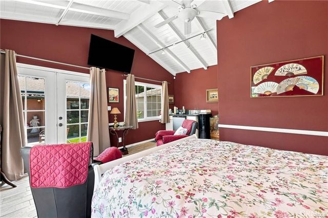 1221 N Lima Street, Burbank, CA 91505