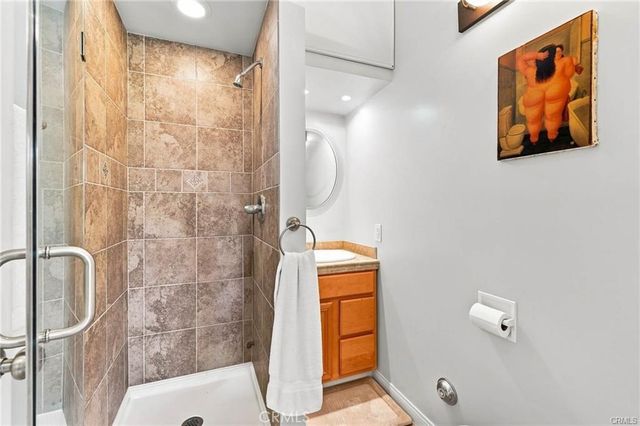 1221 N Lima Street, Burbank, CA 91505