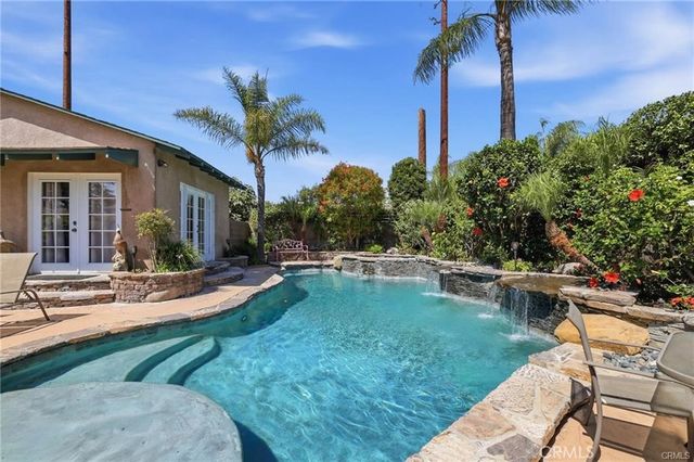 1221 N Lima Street, Burbank, CA 91505