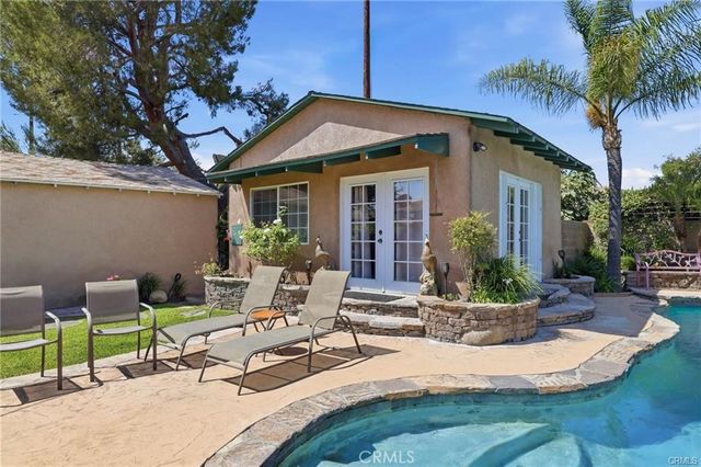 1221 N Lima Street, Burbank, CA 91505