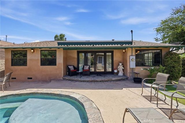 1221 N Lima Street, Burbank, CA 91505