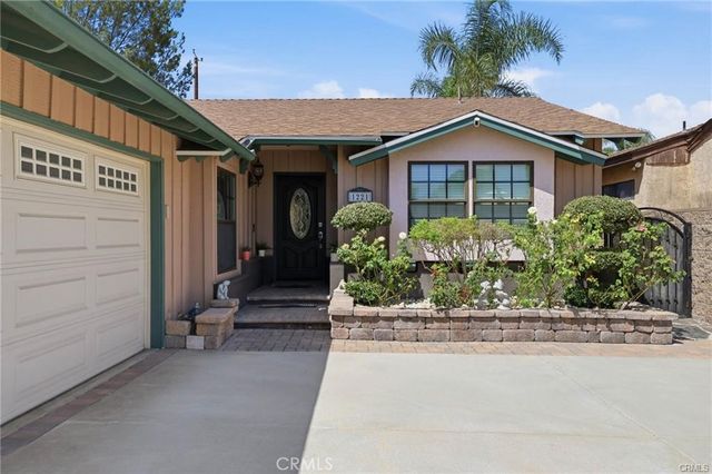 1221 N Lima Street, Burbank, CA 91505