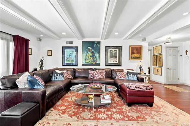 1221 N Lima Street, Burbank, CA 91505