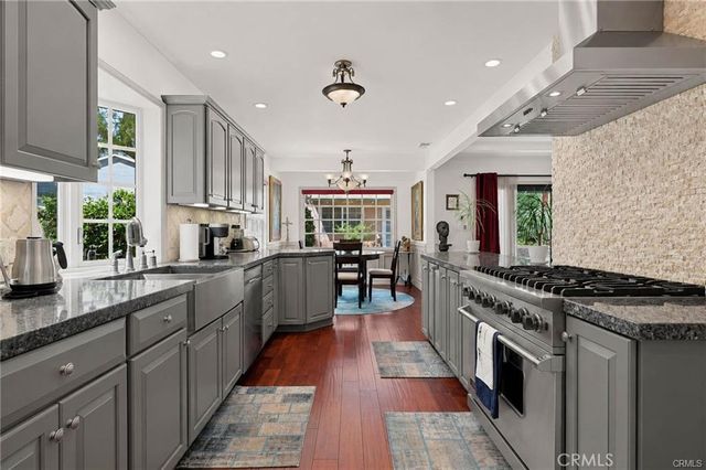 1221 N Lima Street, Burbank, CA 91505