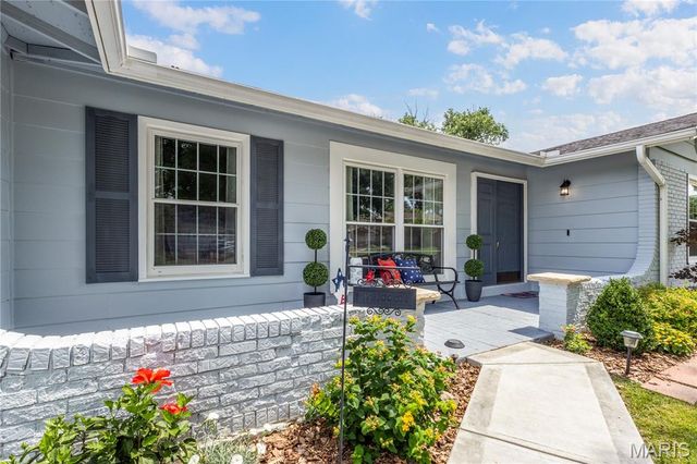 373 Sorrento Drive, Ballwin, MO 63021