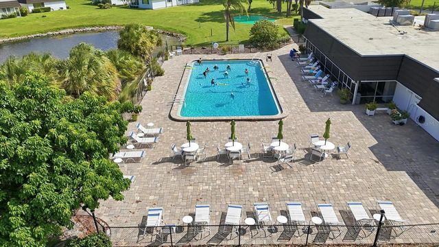 1141 MERLE WAY 14, Sarasota, FL 34232