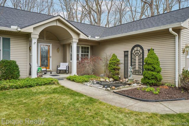 24871 Edgemont Drive, Southfield, MI 48033