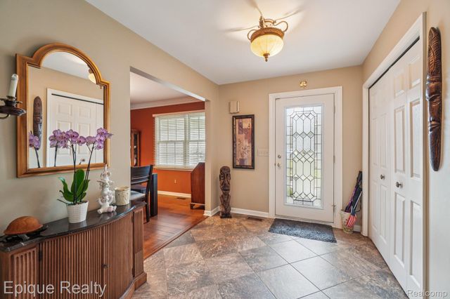 24871 Edgemont Drive, Southfield, MI 48033