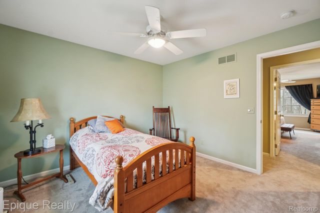 24871 Edgemont Drive, Southfield, MI 48033