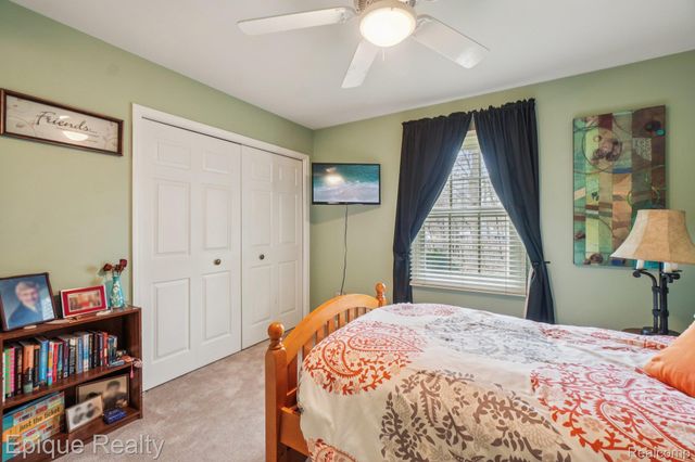 24871 Edgemont Drive, Southfield, MI 48033