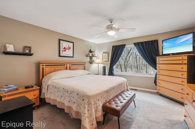 24871 Edgemont Drive, Southfield, MI 48033