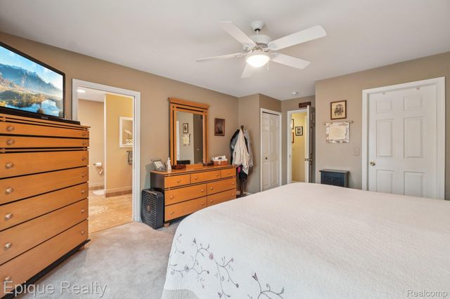 24871 Edgemont Drive, Southfield, MI 48033