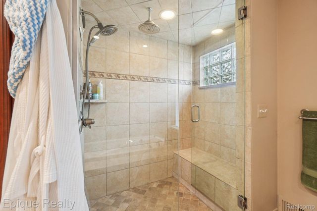 24871 Edgemont Drive, Southfield, MI 48033