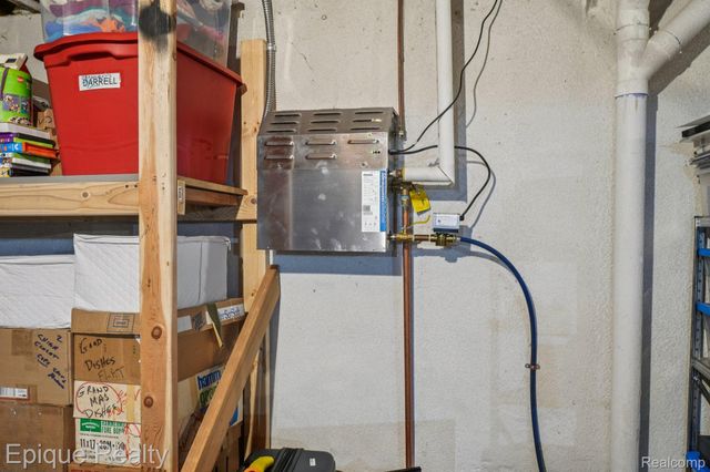 24871 Edgemont Drive, Southfield, MI 48033