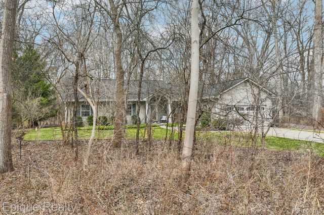 24871 Edgemont Drive, Southfield, MI 48033