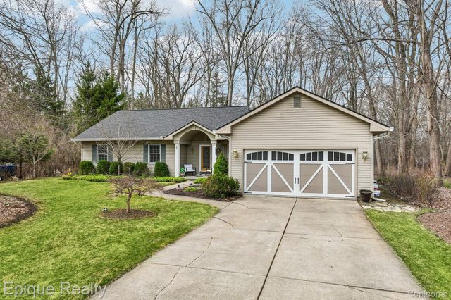 24871 Edgemont Drive, Southfield, MI 48033