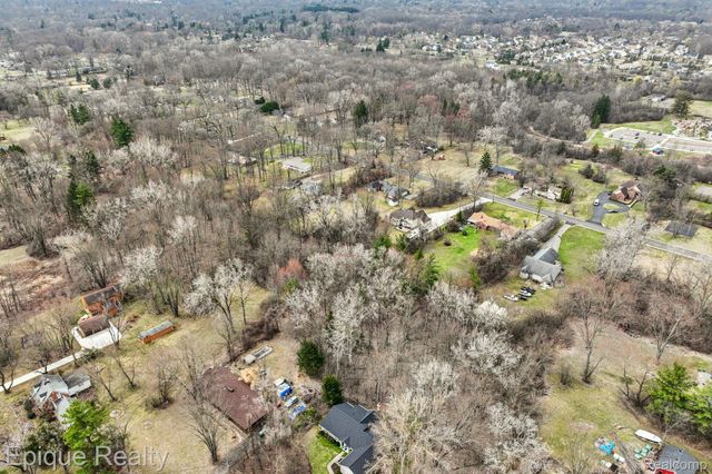 24871 Edgemont Drive, Southfield, MI 48033