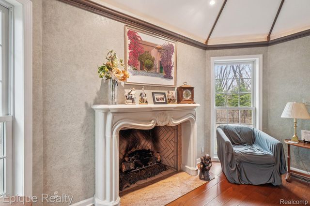 24871 Edgemont Drive, Southfield, MI 48033