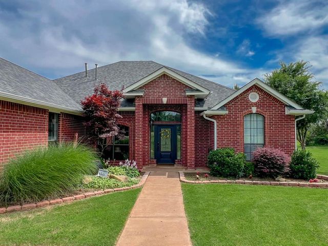 4550 Highland Hills Drive, Norman, OK 73026