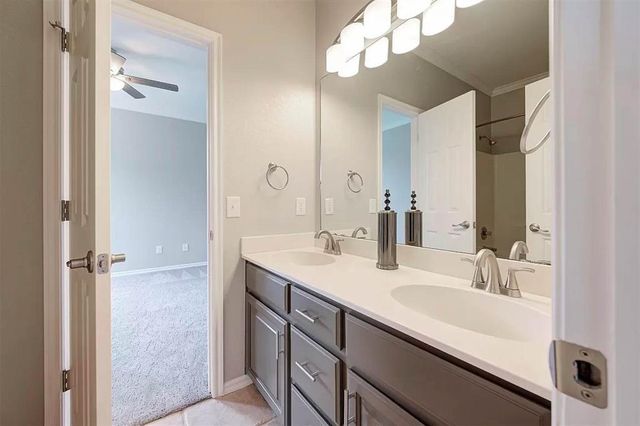 4550 Highland Hills Drive, Norman, OK 73026